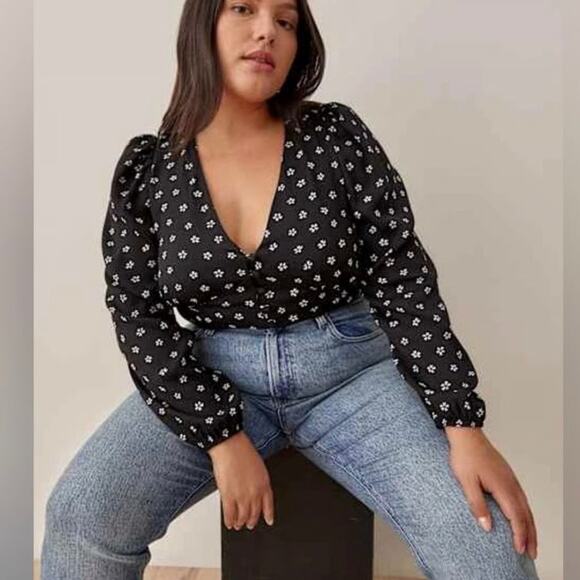 Reformation Tops - Reformation Nell Top V-neck Floral Black Sz 20 Plus Button Front Blouse